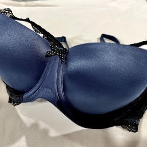 Victoria’s Secret 34D Balconet Bra